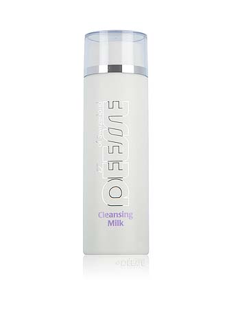 Cleansing milk enables pore-deep and nourishing facial cleansing
