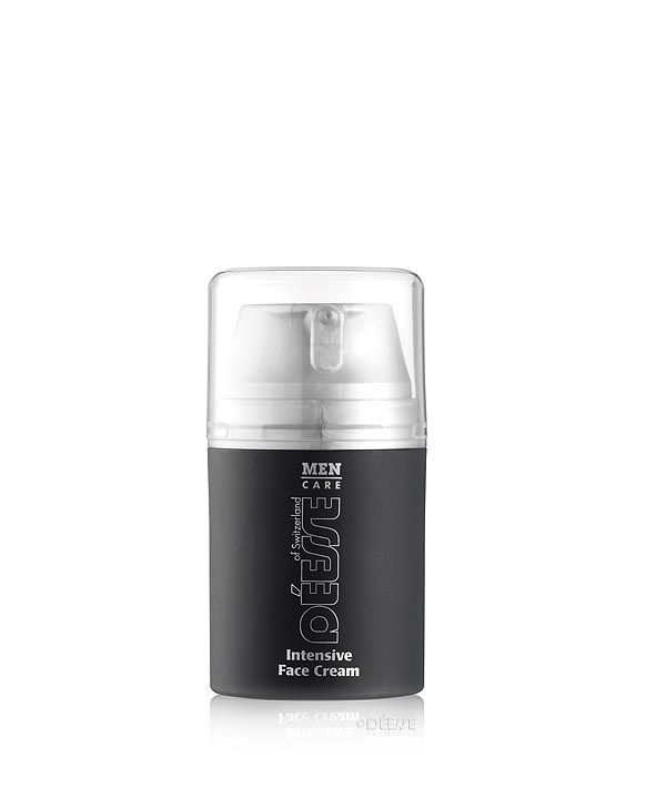 The Men Care face cream with Centella Asiatica extract is the ideal facial care for men
