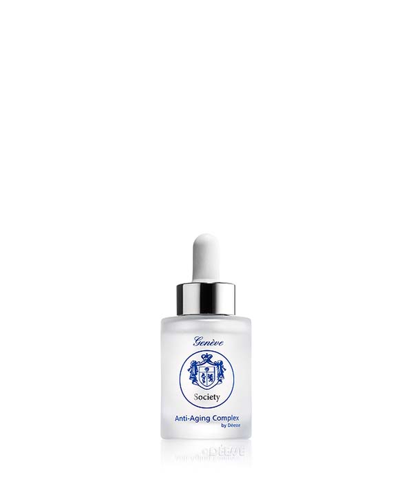 The Genève Anti-Aging Complex constantly supplies your skin with moisture